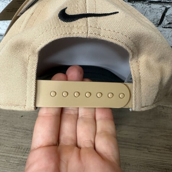 NWT Nike Men's Retro Pro Performance Snapback Hat Size S/M (Beige) HF7482-200 - Picture 6 of 14